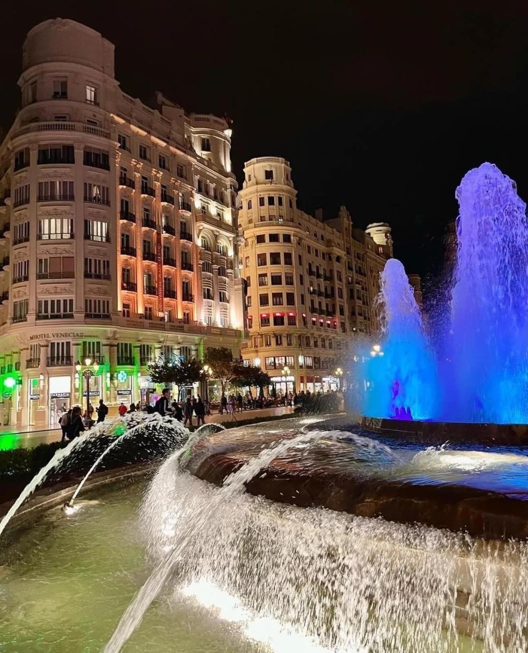 Mirador 1 Del Mercado Central - Habitacion Con Bano Privado En El Centro De La Ciudad Vella Valenza Esterno foto