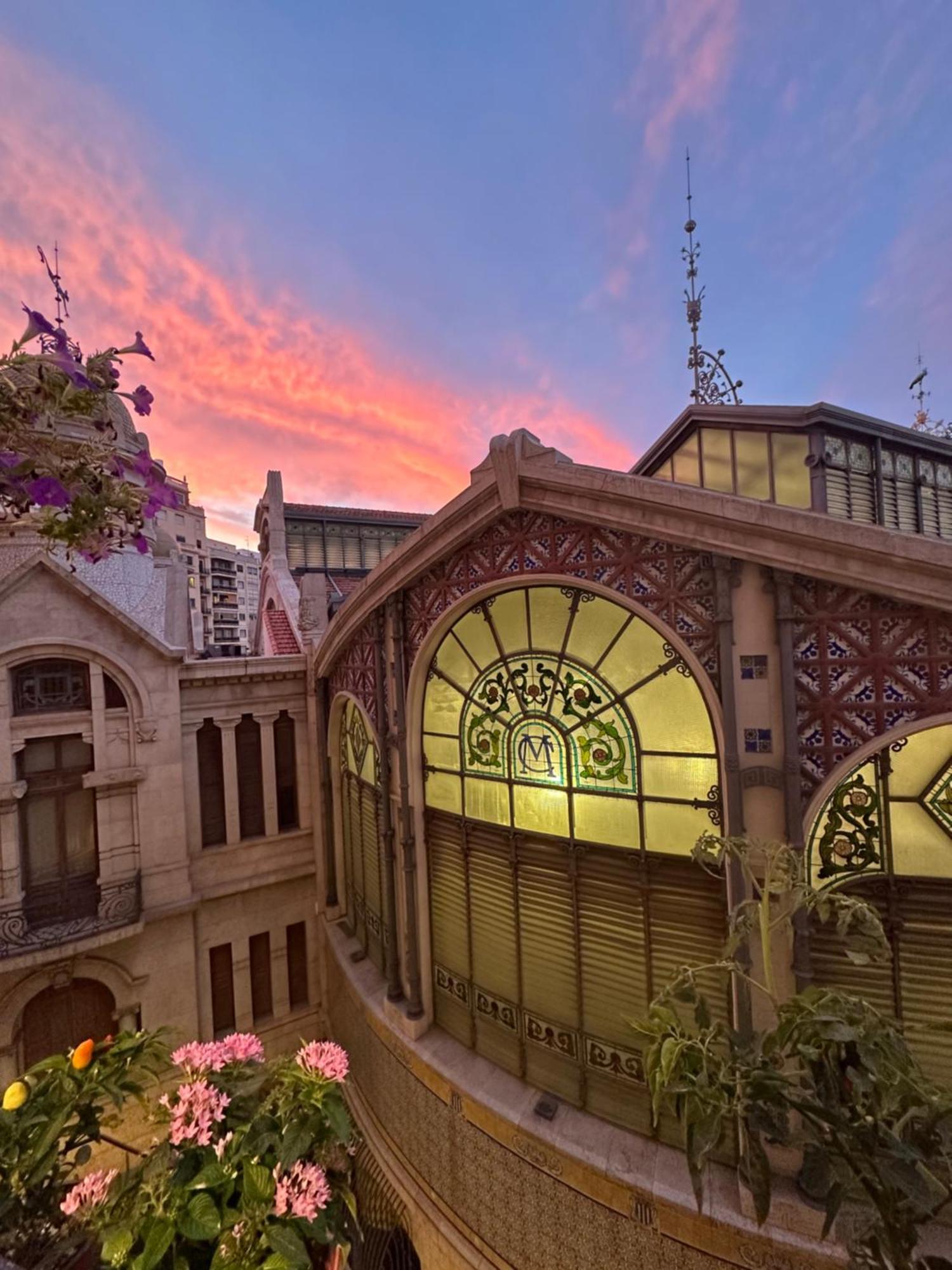 Mirador 1 Del Mercado Central - Habitacion Con Bano Privado En El Centro De La Ciudad Vella Valenza Esterno foto