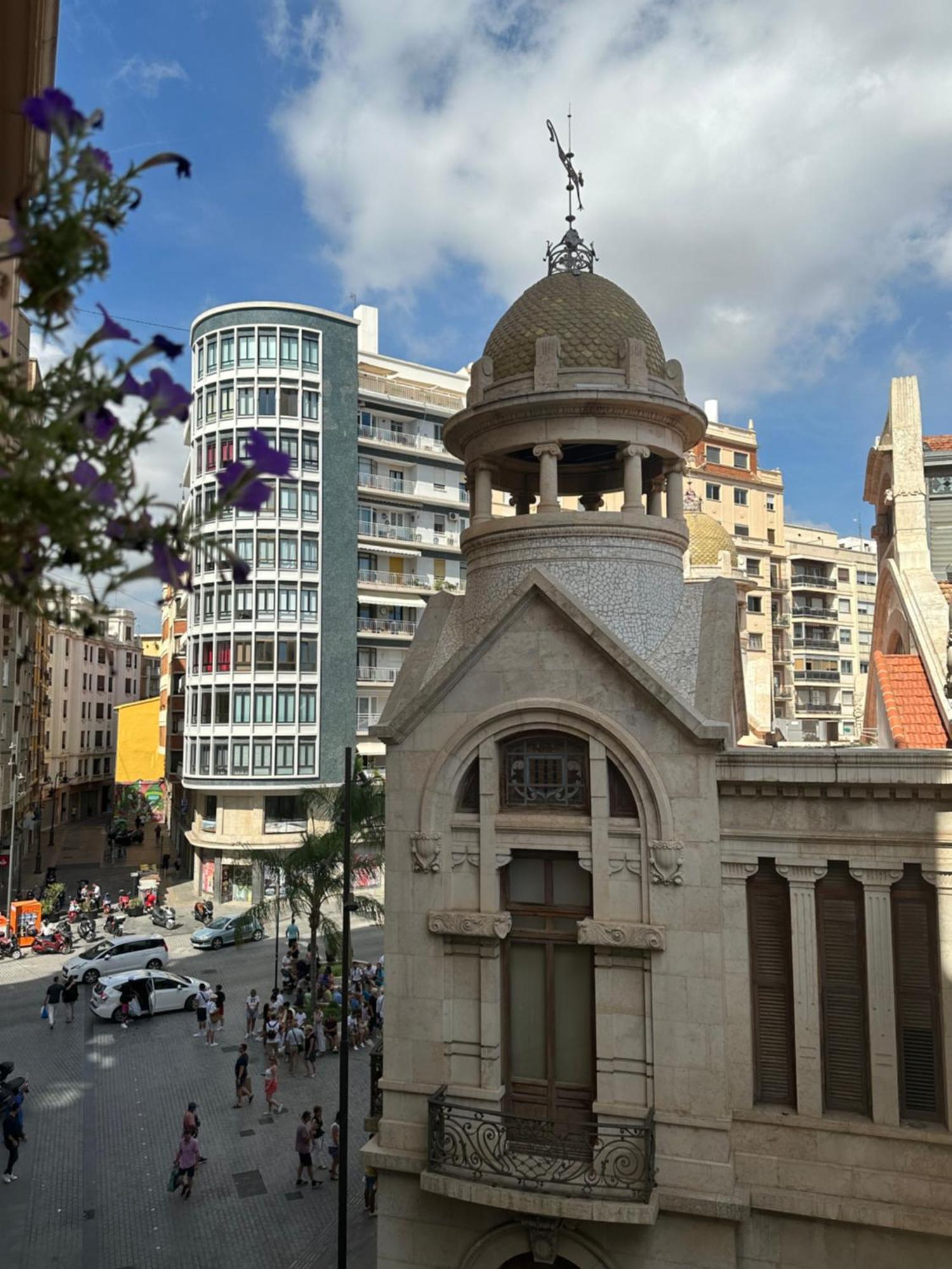 Mirador 1 Del Mercado Central - Habitacion Con Bano Privado En El Centro De La Ciudad Vella Valenza Esterno foto