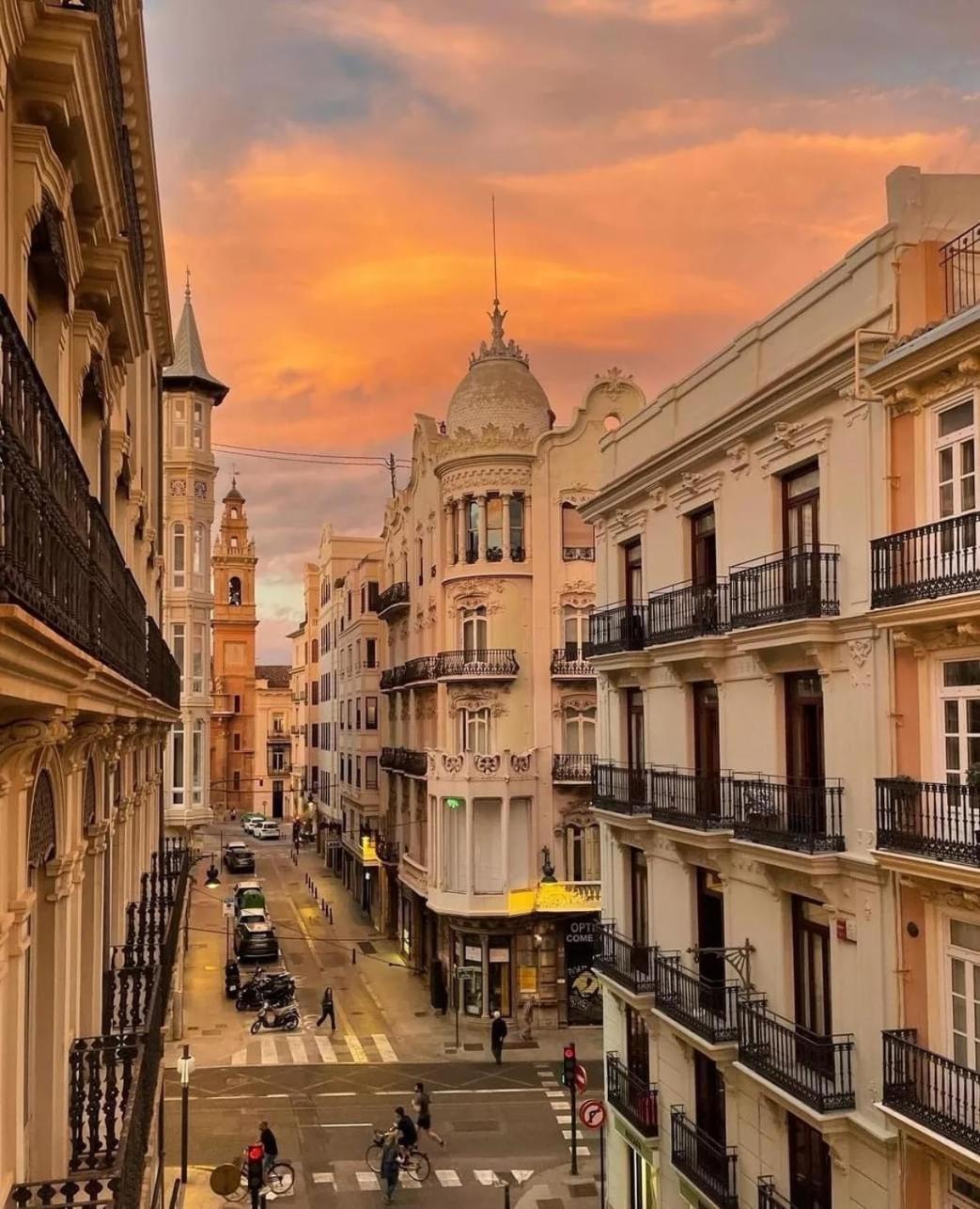 Mirador 1 Del Mercado Central - Habitacion Con Bano Privado En El Centro De La Ciudad Vella Valenza Esterno foto