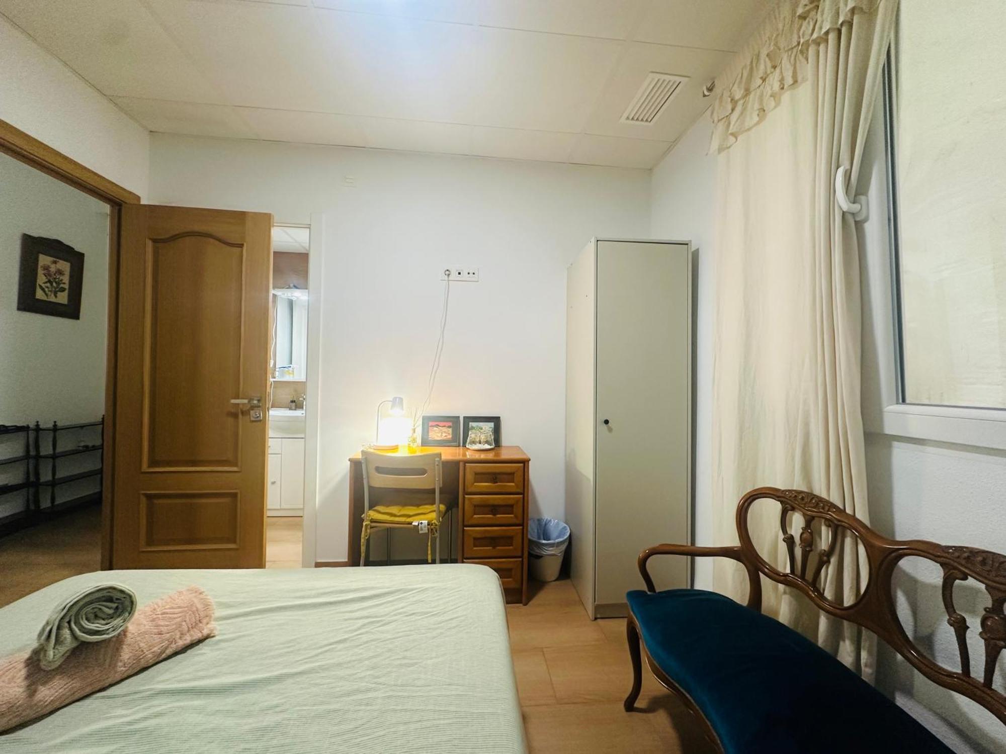 Mirador 1 Del Mercado Central - Habitacion Con Bano Privado En El Centro De La Ciudad Vella Valenza Esterno foto