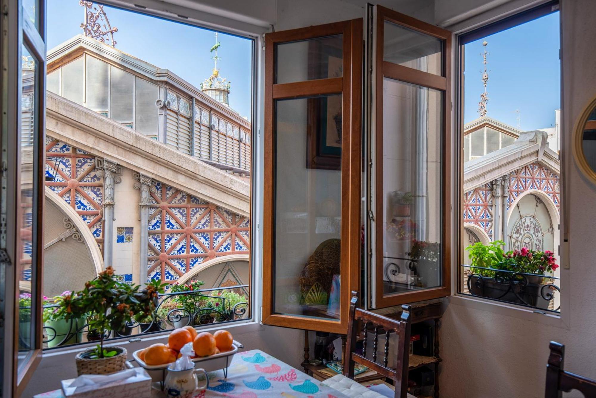 Mirador 1 Del Mercado Central - Habitacion Con Bano Privado En El Centro De La Ciudad Vella Valenza Esterno foto
